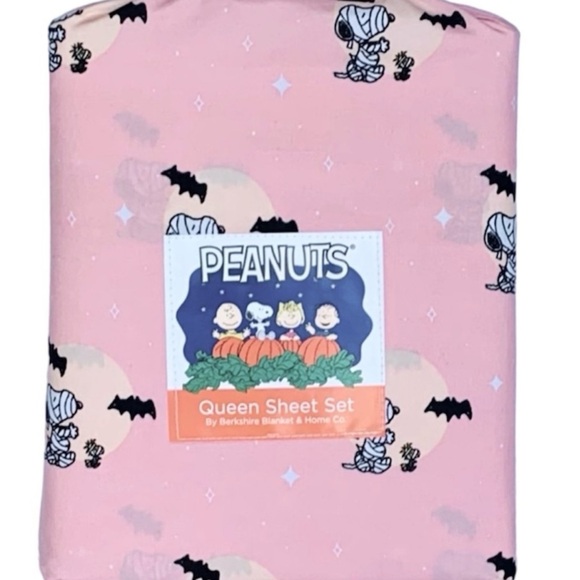 Peanuts Other - NEW Peanuts Mummy Snoopy Pink Queen Halloween Bed Sheets